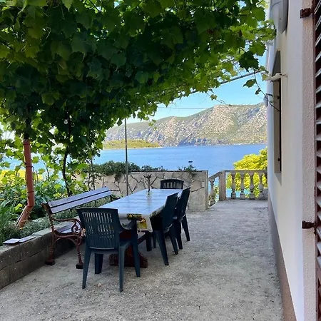 Beachfront Mery, Kneze Apartament *