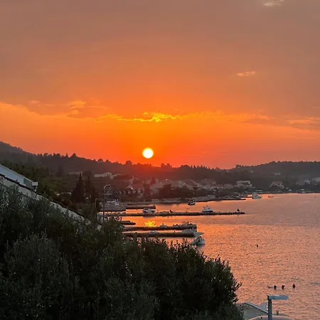 Beachfront Mery, Kneze Apartament Račišće